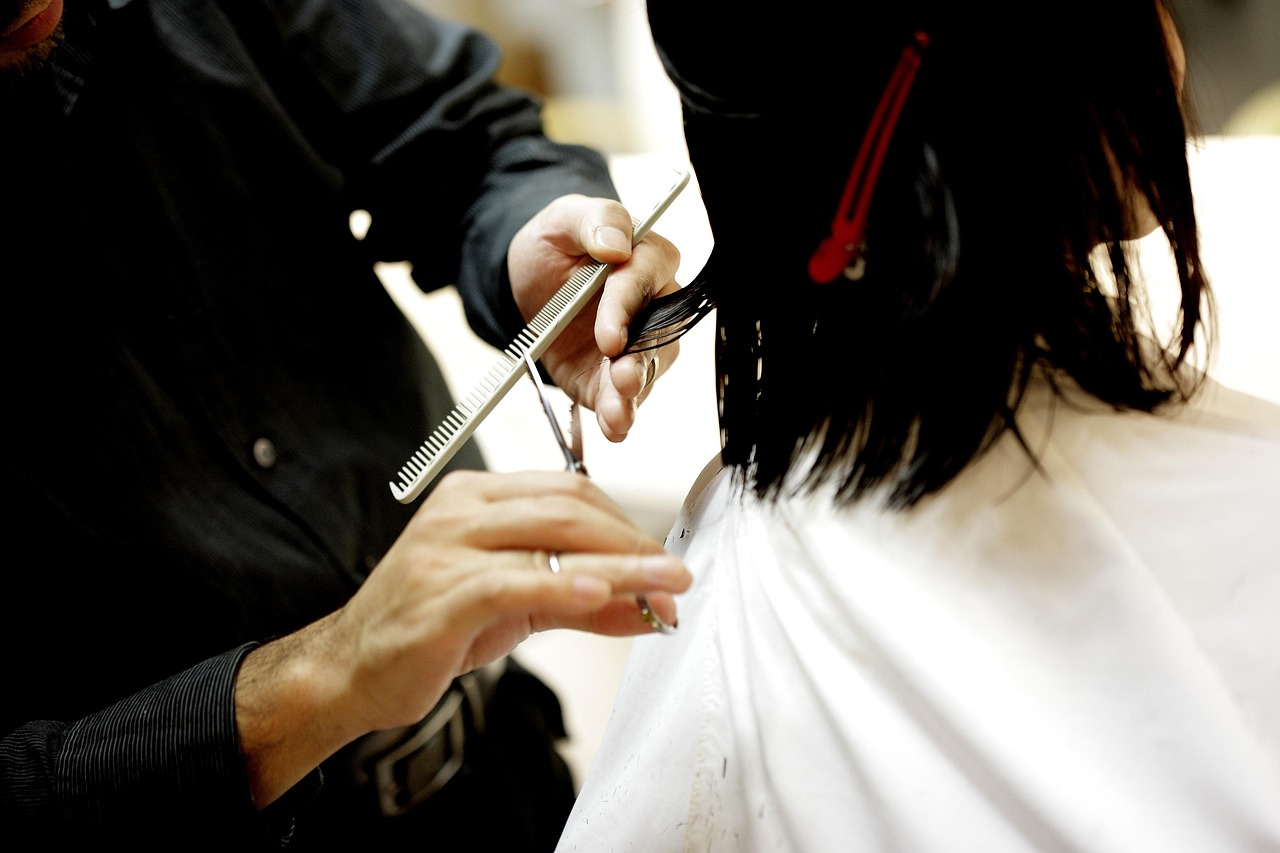 Cortes de cabelo masculino moda: Tendências que estão bombando em 2025